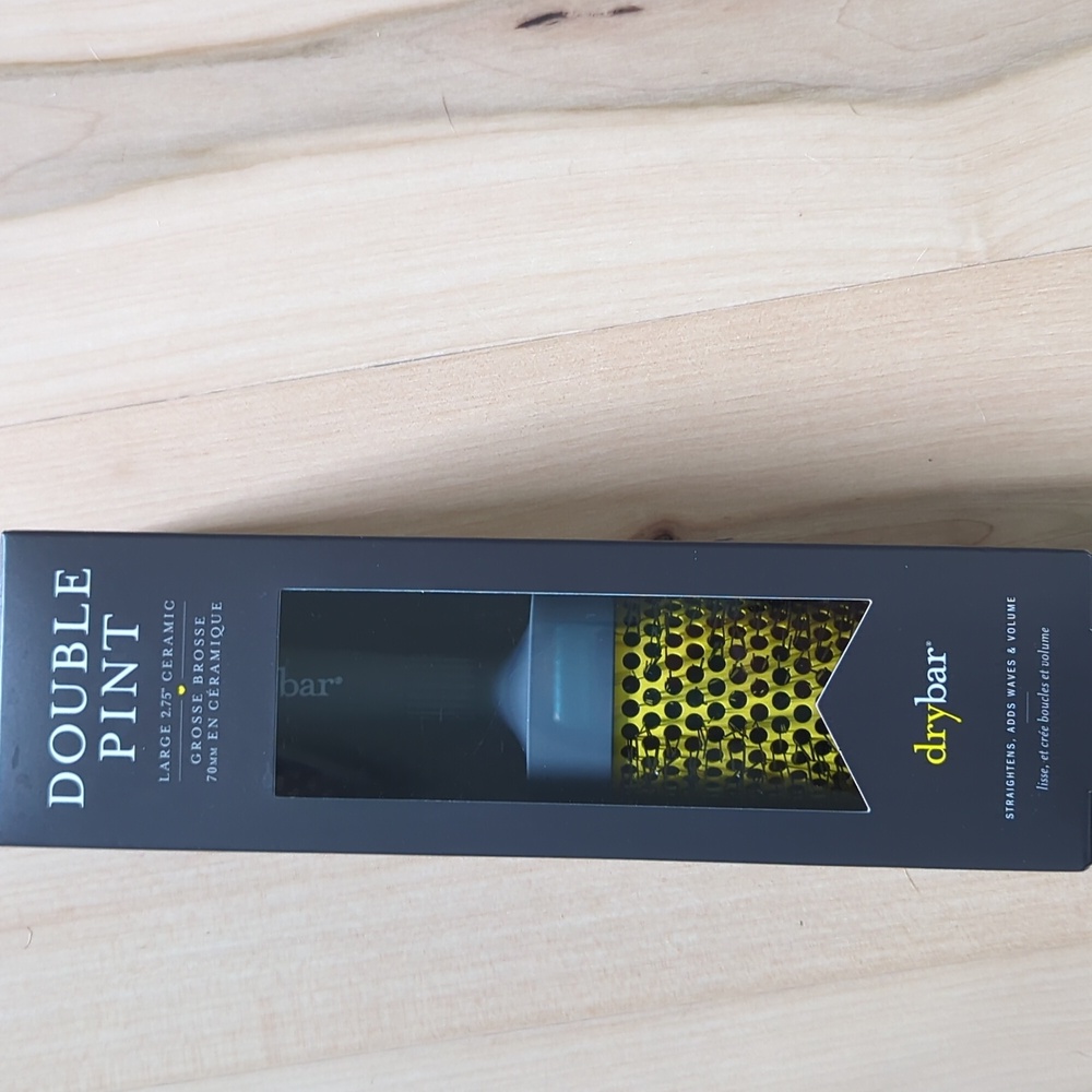 Drybar double pint Round Ceramic Brush